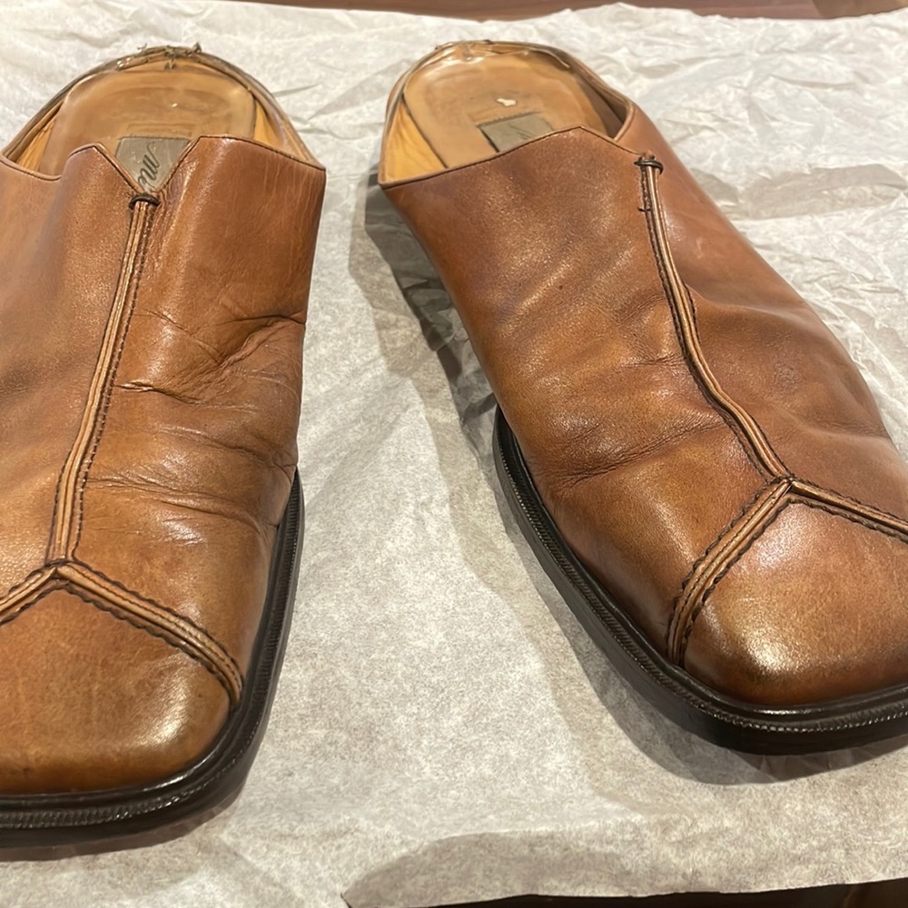 Beige Leather Mezlan Slides size 13